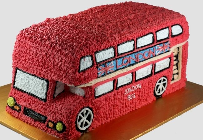 Bánh kem sinh nhật đẹp cho bé trai hình xe bus