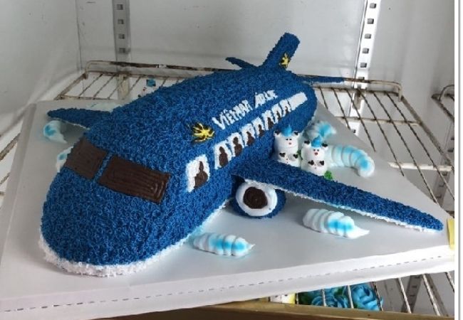 Mẫu bánh sinh nhật đẹp cho bé trai hình máy bay