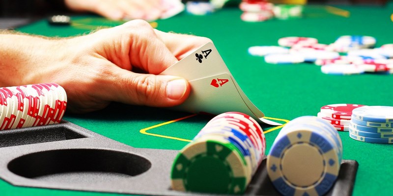 Bật Mí Cách Chia Bài Poker Chuẩn Cao Thủ Chiến thuật chơi Poker thông qua chia bài